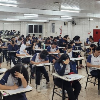 Simulado preparatrio para o ENEM - Me da Santa Esperana